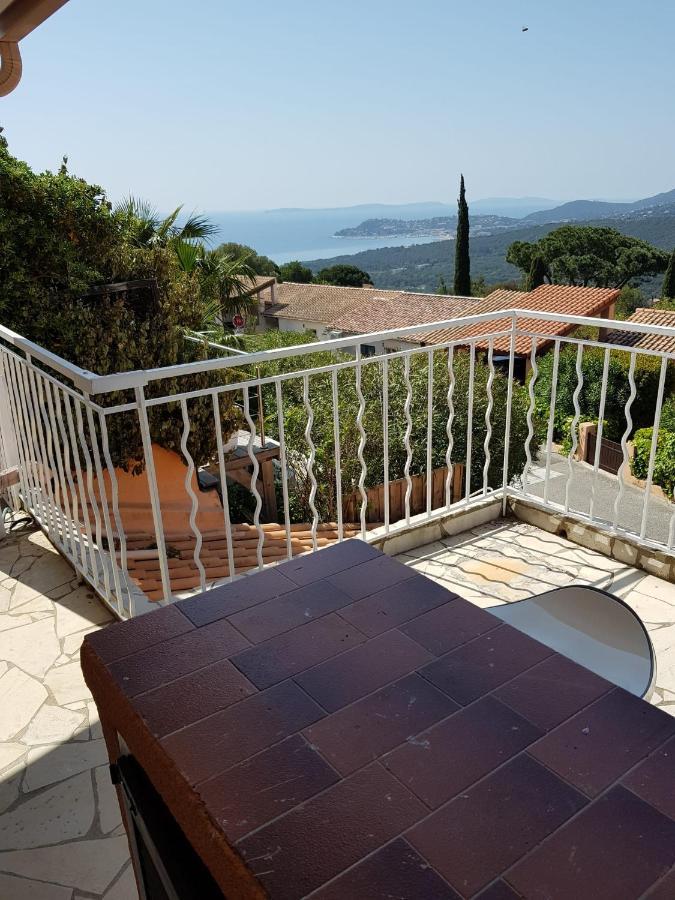 Villa Mit Grossartigem Panoramablick Auf Das Meer Und Direkt Am Pool La Croix-Valmer Dış mekan fotoğraf